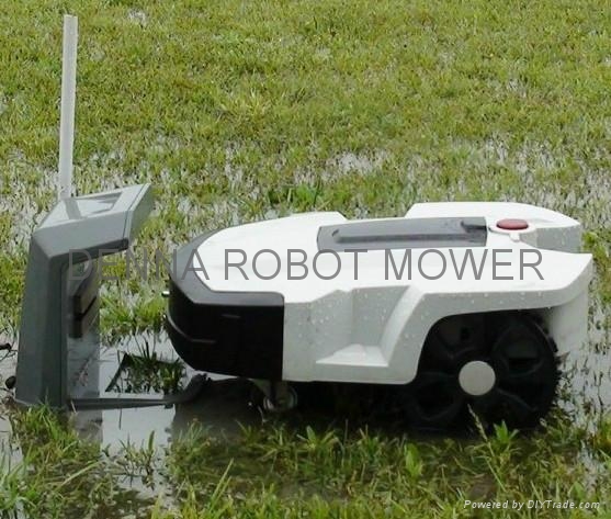 Robotic lawn mower with 16Ah Li-battery-L600p