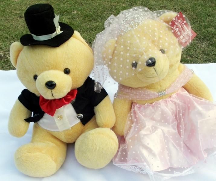 wedding gifts,relax bear bride and groom.