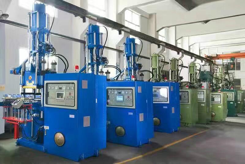 Rubber Injecting Molding Machine