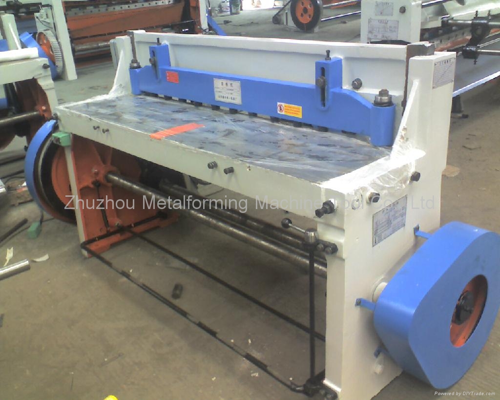 Q11 3x1300 mechanical shearing machine
