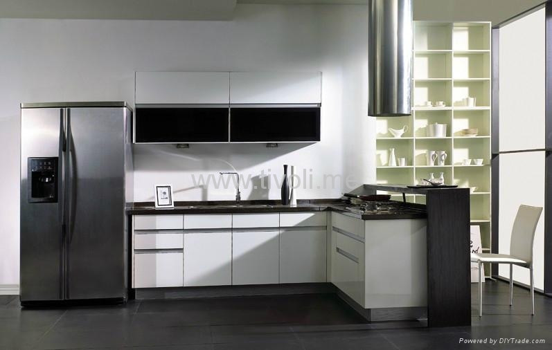 kitchen cabinets, white lacquered, glossy and  modern